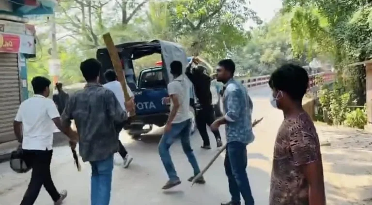 গোপালগঞ্জে পুলিশের গাড়িতে নিরাপত্তা ঘটনায় ও সদস্যদের নিরাপত্তা ঘটনায়
