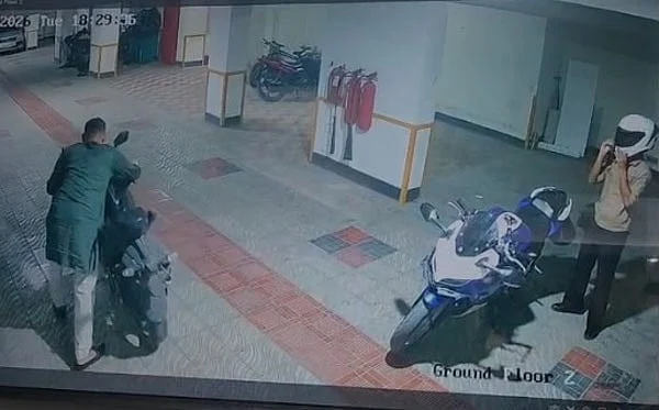 সাবেক বিমানবাহিনী কর্মকর্তার রহস্যময় মৃত্যু: বন্ধুকে হেফাজতে নিল পিবিআই