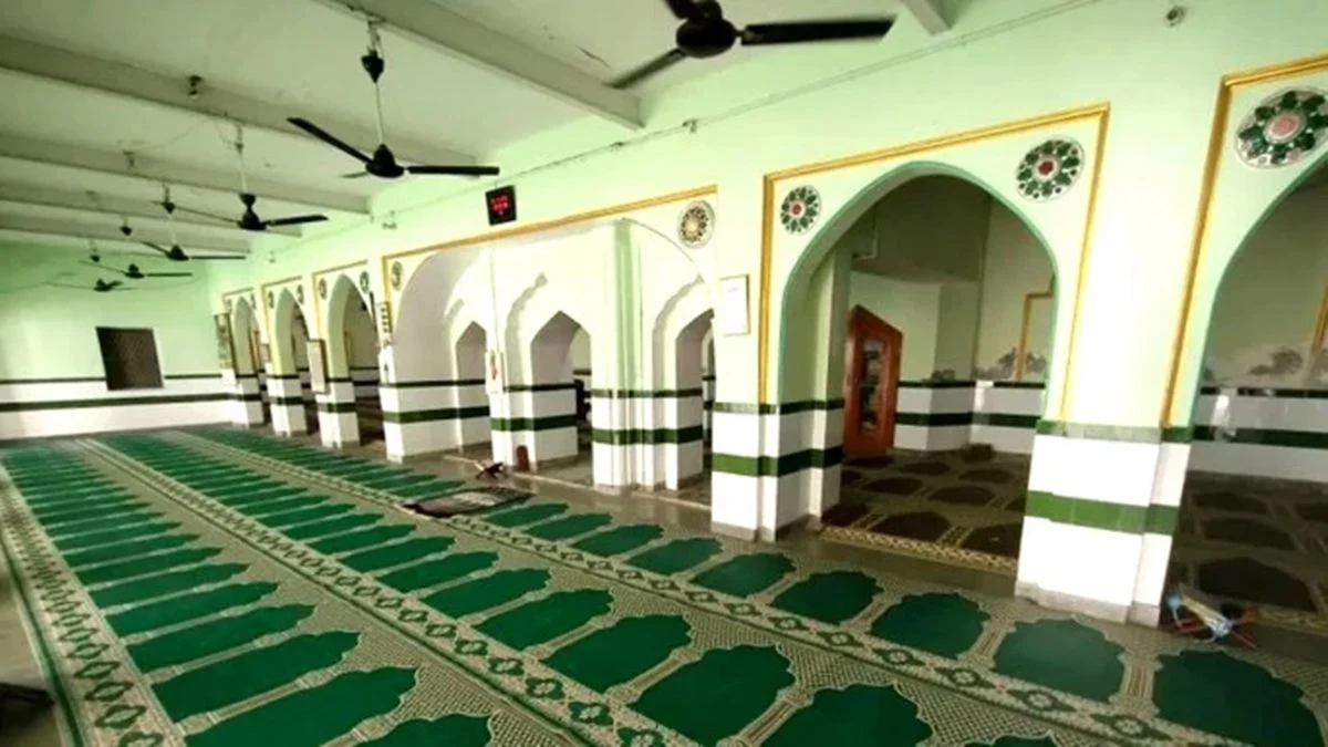 মোদি বাসভবনের পাশের ঐতিহাসিক মসজিদ খালি করার নির্দেশ