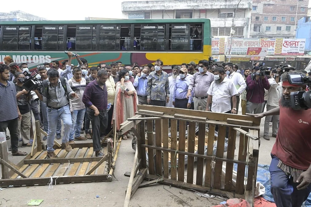গুলিস্তান-সদরঘাট হকারমুক্ত রাখতে কঠোর ডিএসসিসি, বসলে মিলবে শাস্তি