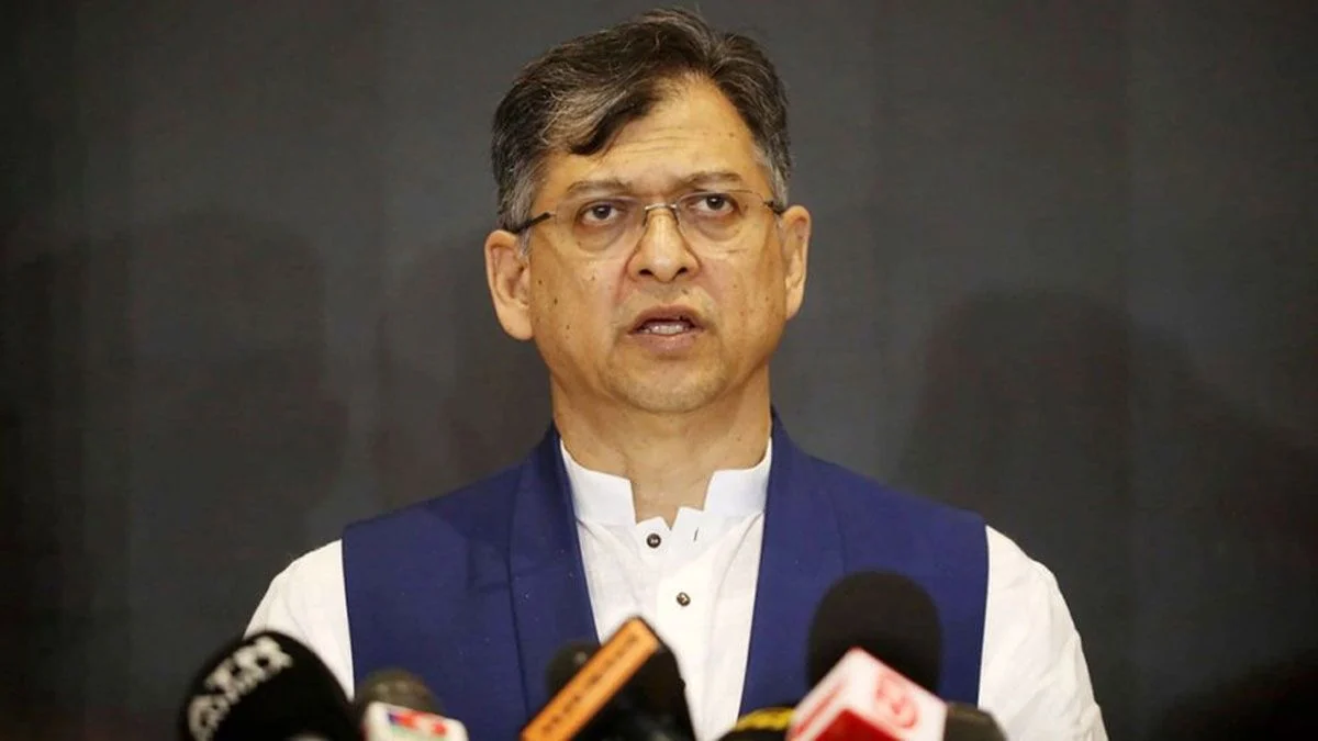 ক্রসফায়ার নিয়ে আইজিপির বক্তব্য নাকচ করলেন স্বরাষ্ট্রমন্ত্রী