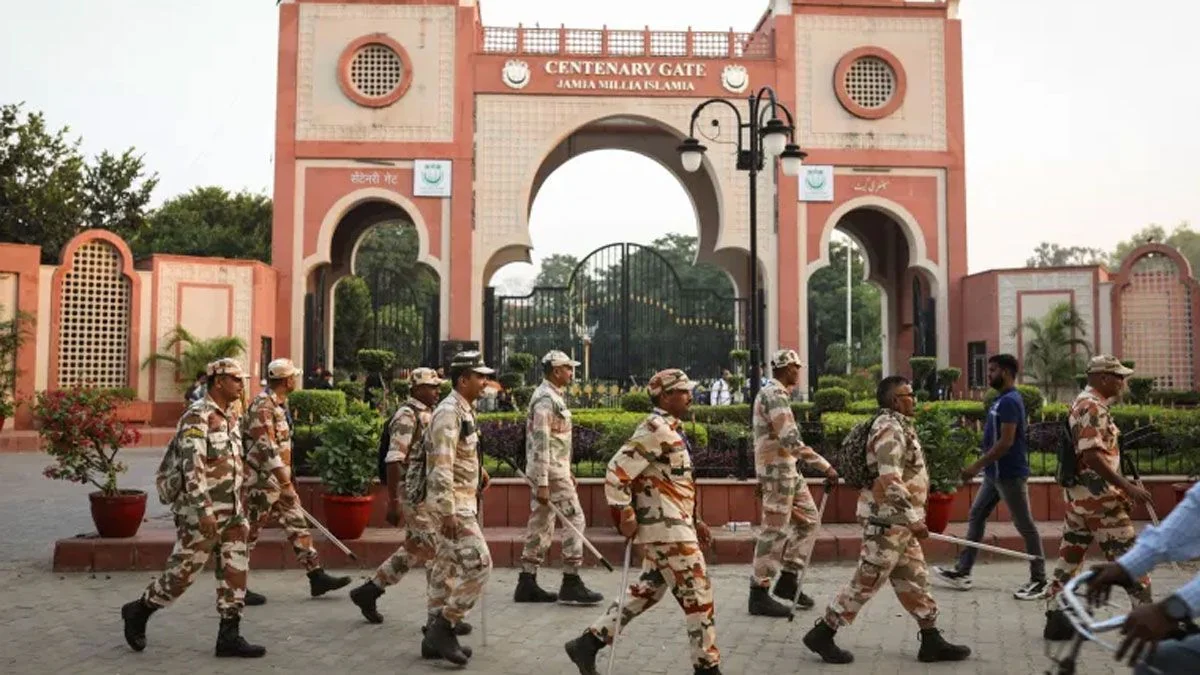 দিল্লি জামিয়া ক্যাম্পাসে পুলিশি বেষ্টনী, টানা ১৯ দিন ধরে শিক্ষার্থীদের অনশন