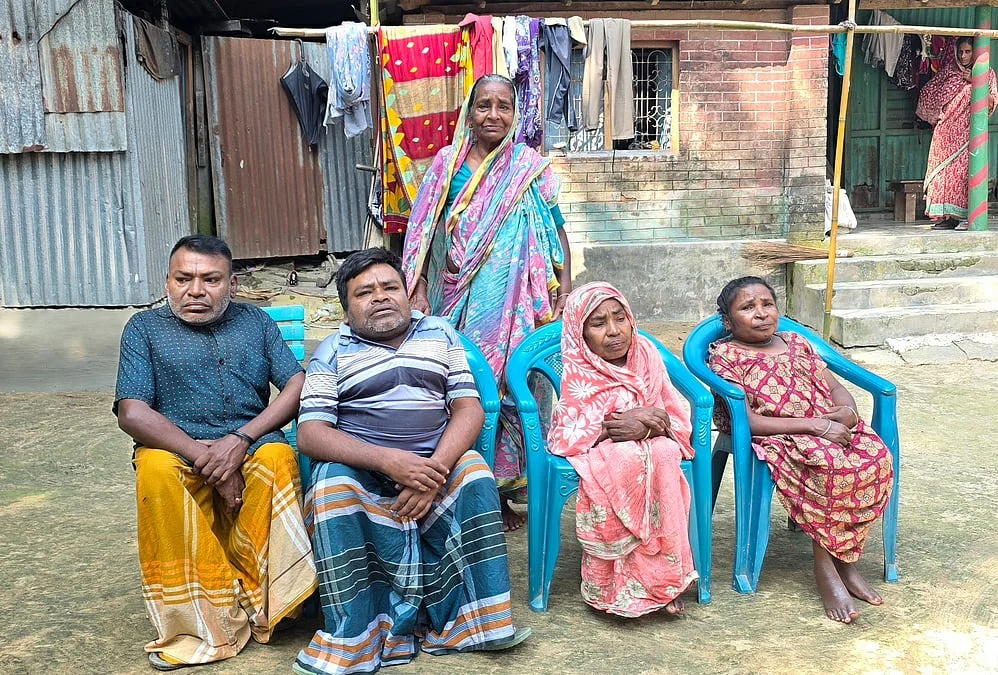 মানিকগঞ্জে খর্বাকৃতির চার ভাই-বোনের কষ্টের জীবন