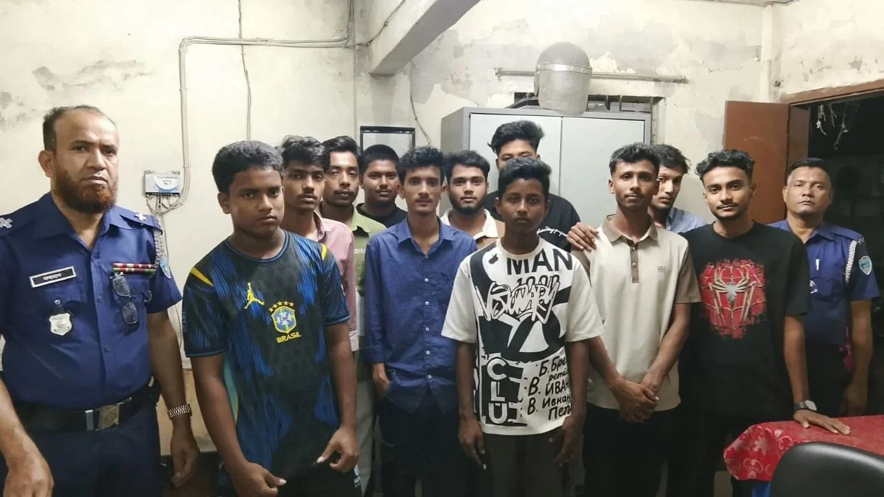 কুমিল্লায় কিশোর গ্যাংবিরোধী অভিযানে ৩৫১ জন আটক